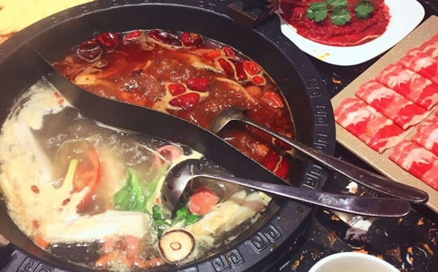 女大學生萬元開火鍋店自主創業當老板