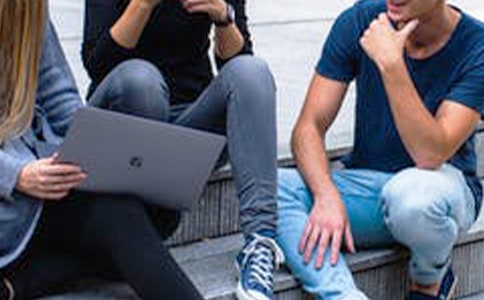 ��W������W�����E����