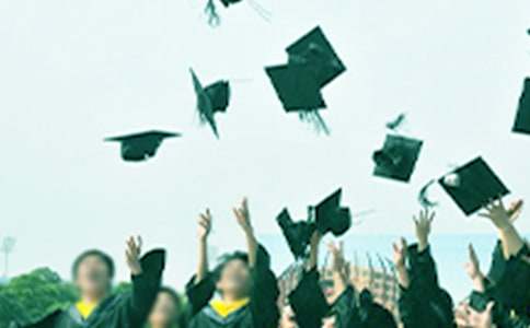 ���·ݮ��I�����ģ�����һ�ꮅ�I����ͨ��53ƪ��