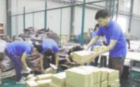 �}�܌������