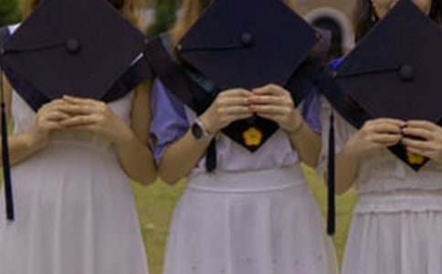 ���،��I��W���������Y����