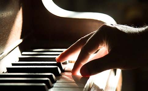 難忘的第一次彈琴作文600字