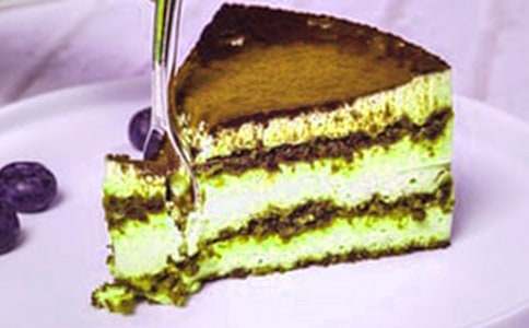 ���ľ����ĵ�������800��