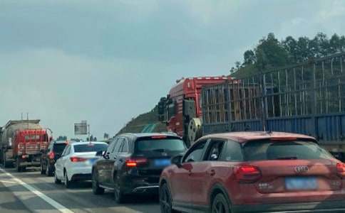 奶奶初走高速公路(My Grandmothers First Trip on the Freeway)