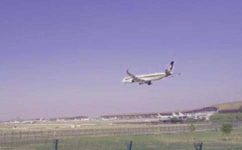 搞笑航班廣播_作文