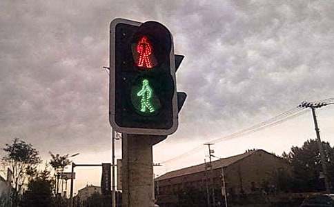 �����бK�t�G��600�����ģ�ͨ��49ƪ��