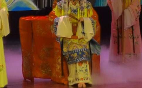 描寫我侃京劇的作文