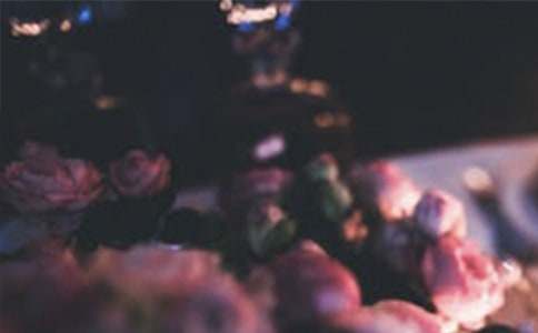 �߽������ľ�����800��