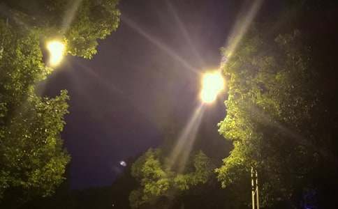 ����һ�K�Ҹ���·������700��