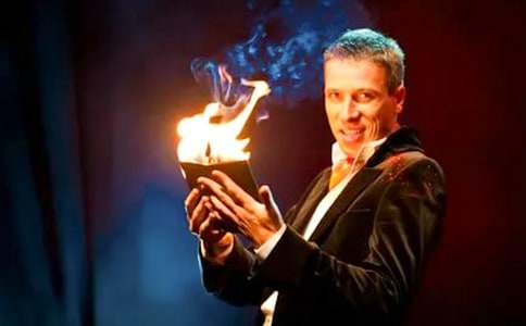 小小魔術師小學作文400字