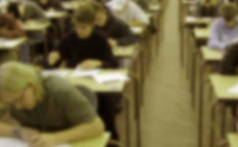 ���꼉���W����ĩ��ԇԇ�����𰸣����x3�ף�