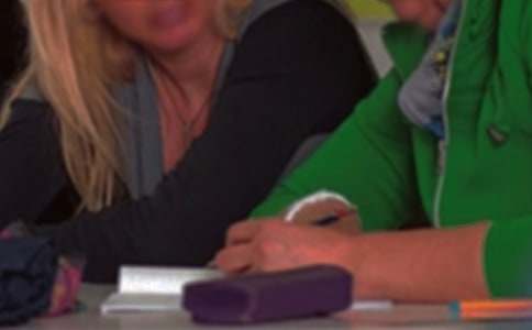 上課做小動作作文