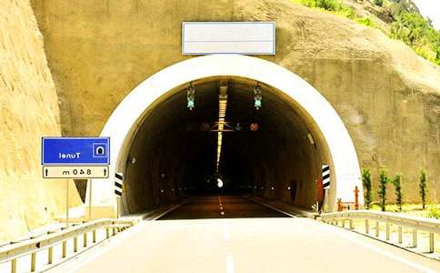 �r������-��������700��