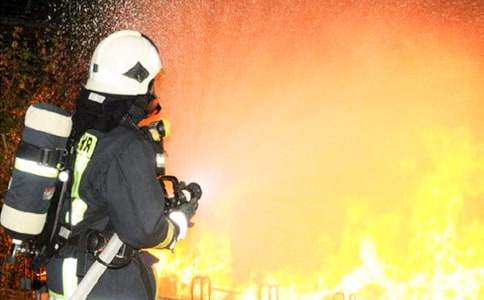 ȫ�����������ģ�����СС�����T