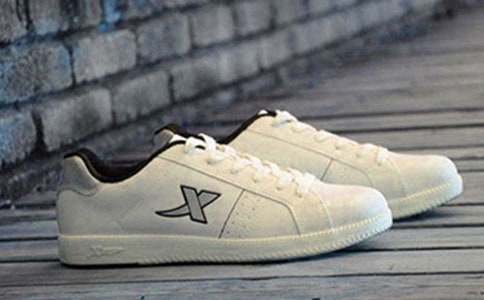 關于穿爸爸鞋子的初中記事作文