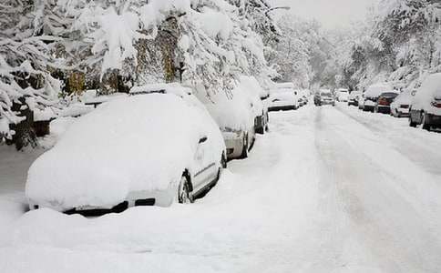 ѩ���еĺ��C����